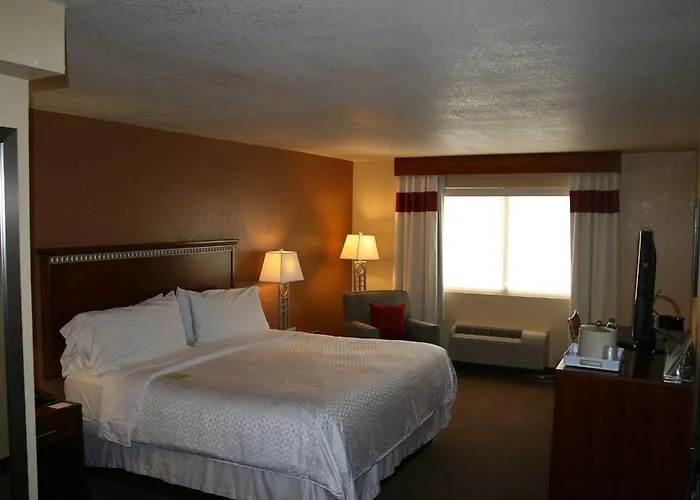 Four Points By Sheraton Airport