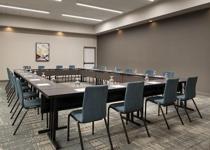 Four Points By Sheraton Airport Hotel