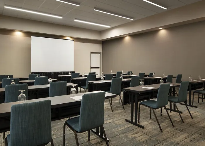 Four Points By Sheraton Airport Hotel