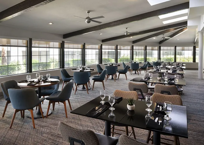Four Points By Sheraton Airport