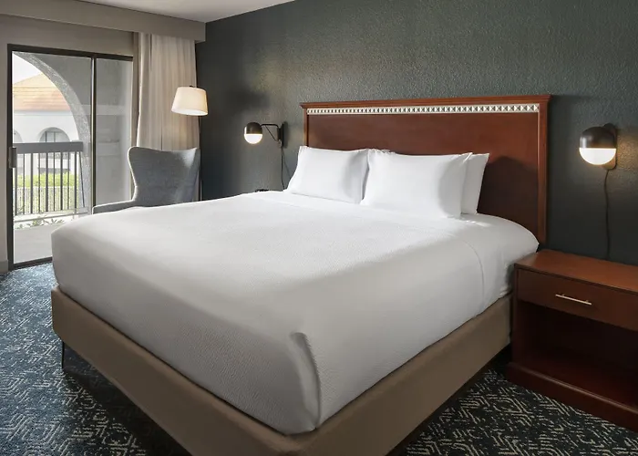 Four Points By Sheraton Airport 3*