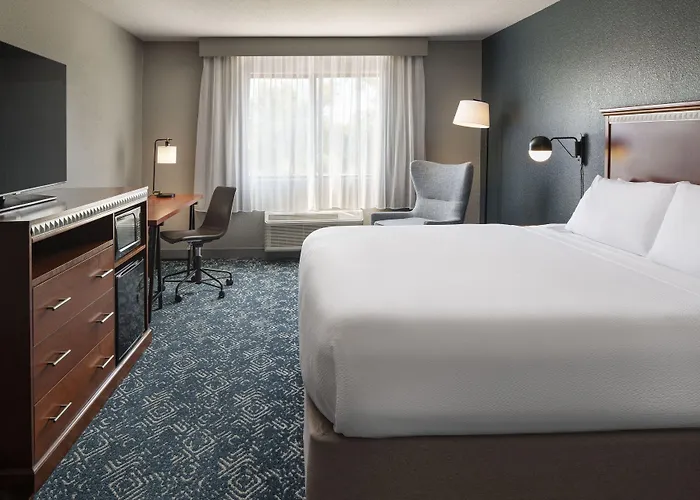 Four Points By Sheraton Airport Hotel
