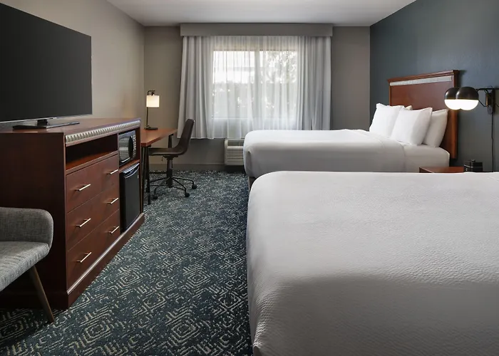 Four Points By Sheraton Airport 3*