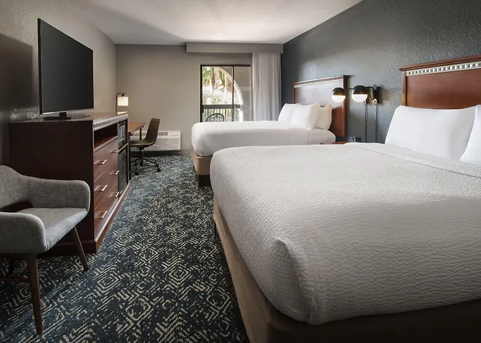 Four Points By Sheraton Airport Hotel 3*
