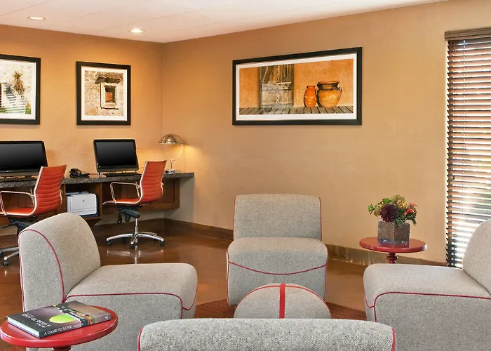 Four Points By Sheraton Airport Hotel